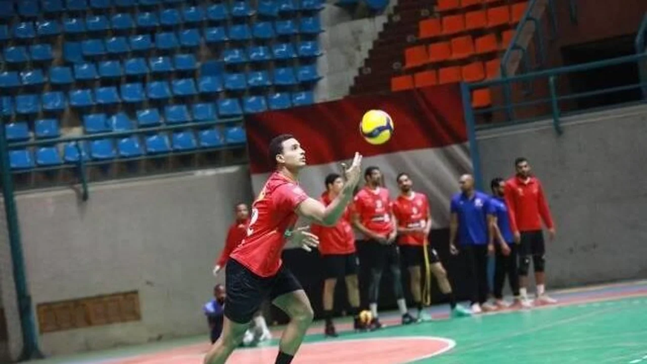 رجال طائرة الأهلي يواجه منافسه الكيني اليوم ببطولة أفريقيا